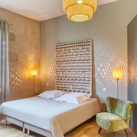 Nocleg ze śniadaniem Le Chateau De Camille 4*