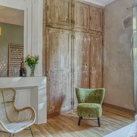 Le Chateau De Camille Nocleg ze śniadaniem 4*